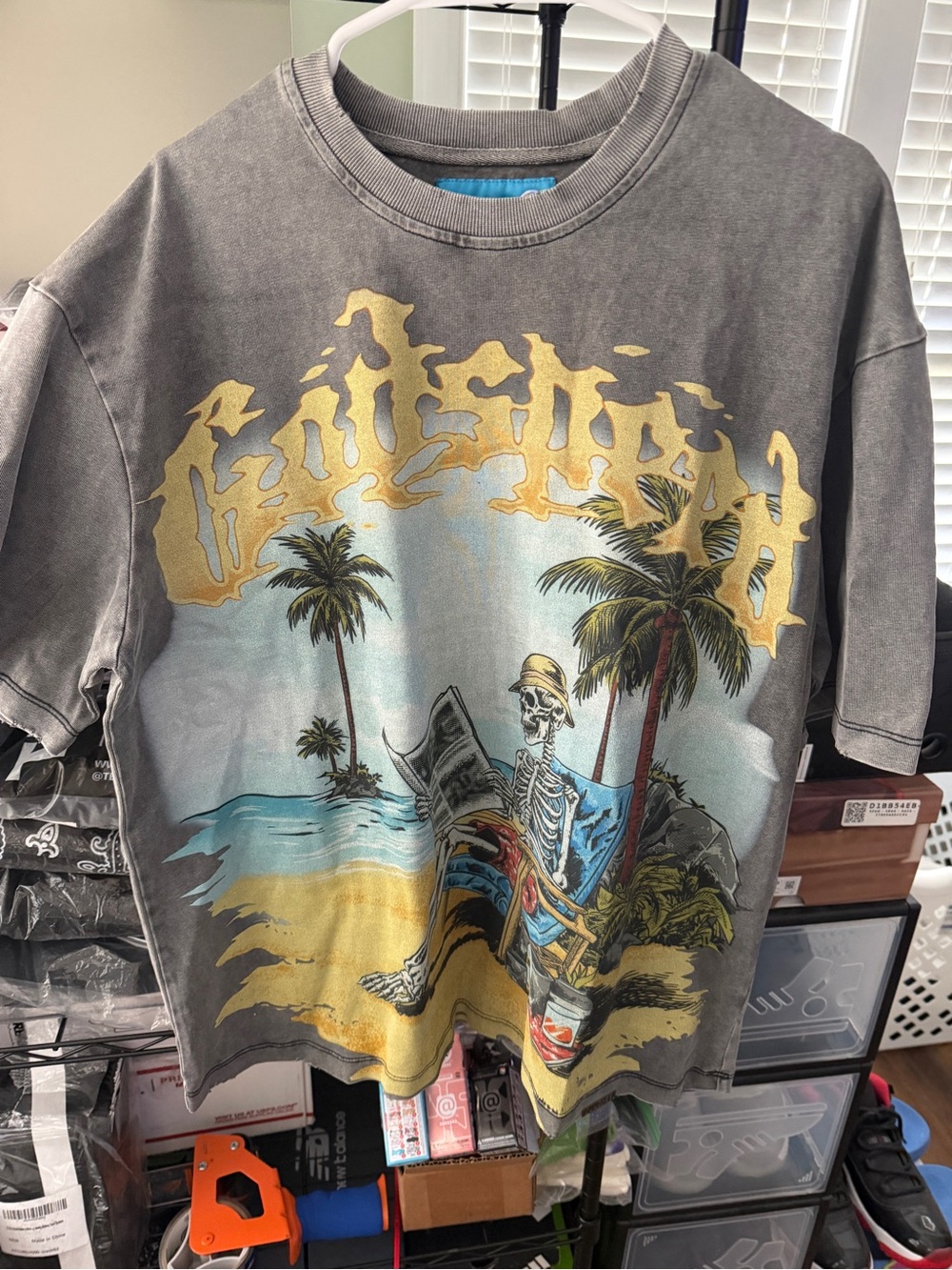 Men's Short Sleeve Graphic Beach Tee - Gray with Gold Print